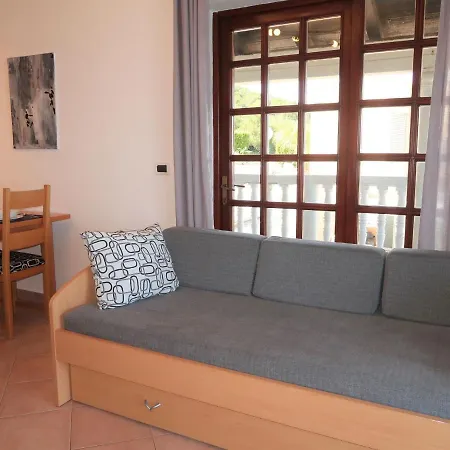 Ulika By Interhome Ravni