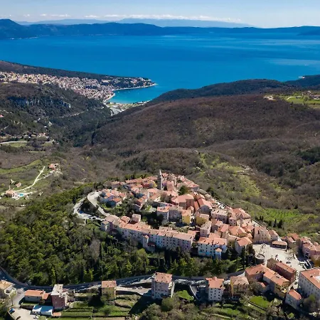 Ulika By Interhome Ravni